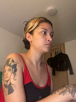 Snapshot of baby_lizy chatting on 10.21.25 baby lizy online show from 10.21.25