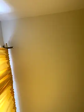 Snapshot of baby_lizy chatting on 10.25.25 baby lizy online show from 10.25.25