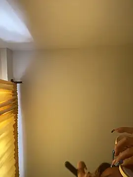 Snapshot of baby_lizy chatting on 11.01.25 baby lizy online show from 11.01.25