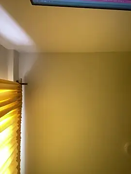 Snapshot of baby_lizy chatting on 11.04.25 baby lizy online show from 11.04.25