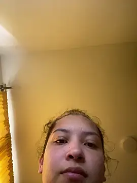 Snapshot of baby_lizy chatting on 11.13.25 baby lizy online show from 11.13.25