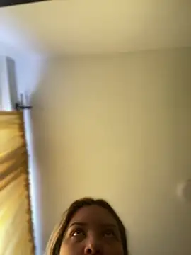 Snapshot of baby_lizy chatting on 12.14.25 baby lizy online show from 12.14.25