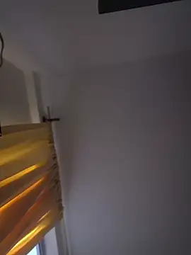 Snapshot of baby_lizy chatting on 12.15.25 baby lizy online show from 12.15.25