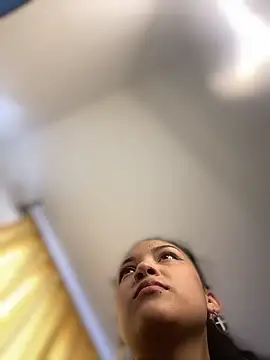 Snapshot of baby_lizy chatting on 02.15.26 baby lizy online show from 02.15.26