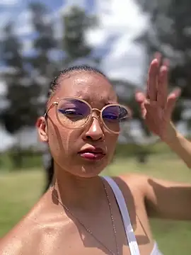 Snapshot of baby_lizy chatting on 02.20.26 baby lizy online show from 02.20.26