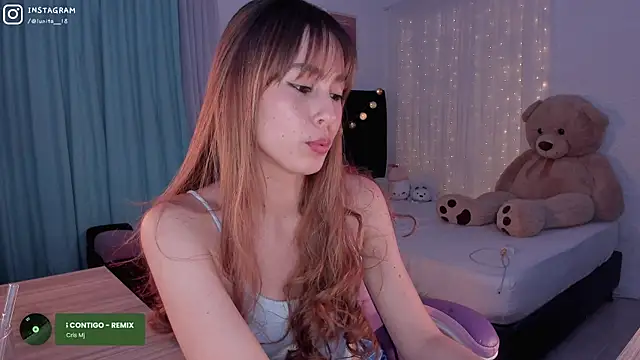 Snapshot of alice_guerin_ chatting on 02.08.25 alice guerin  online show from 02.08.25