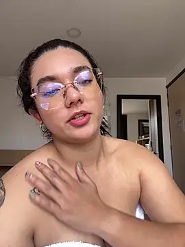 Snapshot of camianddanna chatting on 03.28.26 camianddanna online show from 03.28.26