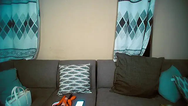 Snapshot of GoldenPussyXOXO chatting on 12.14.24 GoldenPussyXOXO online show from 12.14.24