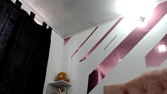 Kitten Hot  online show from 09.13.25