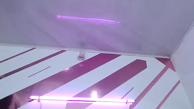 Kitten Hot  online show from 02.20.26