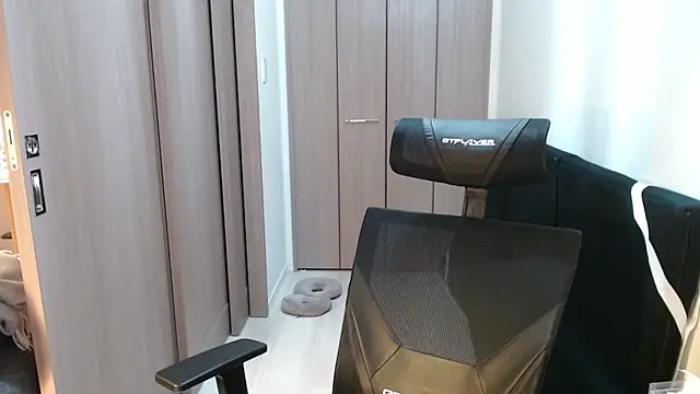 Snapshot of ryota_kkk chatting on 02.16.25 ryota kkk online show from 02.16.25