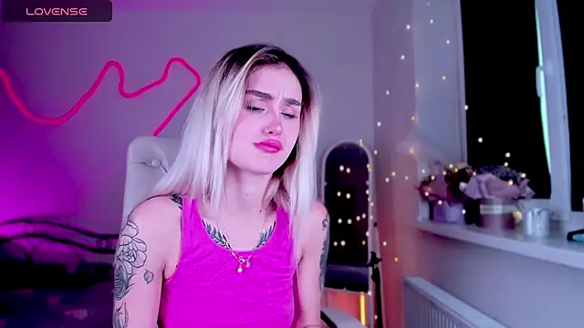 Snapshot of _Ravenaa chatting on 12.07.24 Ravenaa online show from 12.07.24