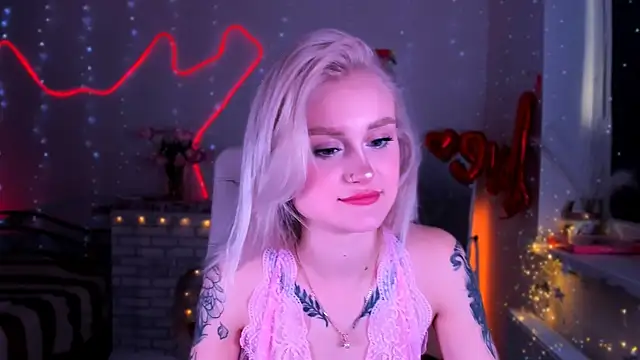 Snapshot of _Ravenaa chatting on 03.13.25 Ravenaa online show from 03.13.25