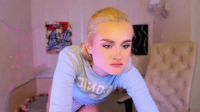 Snapshot of _Ravenaa chatting on 11.03.25 Ravenaa online show from 11.03.25