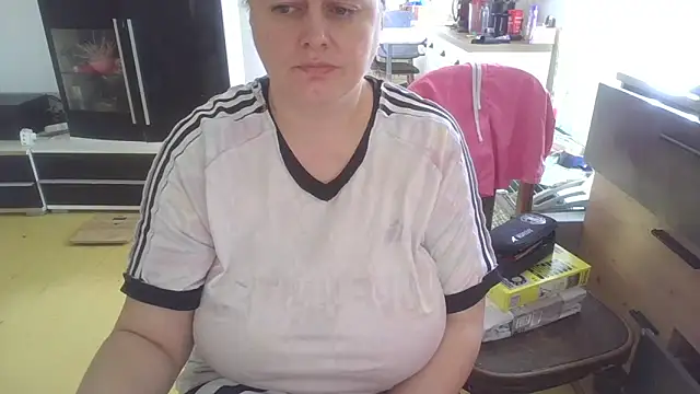 Snapshot of Meliss_Official9 chatting on 04.05.26 Meliss Official9 online show from 04.05.26