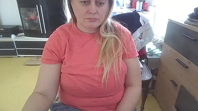 Snapshot of Meliss_Official9 chatting on 04.06.26 Meliss Official9 online show from 04.06.26