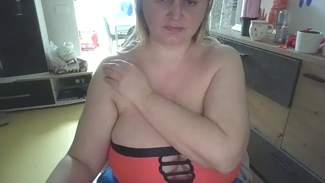Snapshot of Meliss_Official9 chatting on 04.12.26 Meliss Official9 online show from 04.12.26
