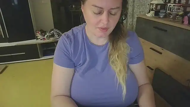Snapshot of Meliss_Official9 chatting on 05.07.26 Meliss Official9 online show from 05.07.26