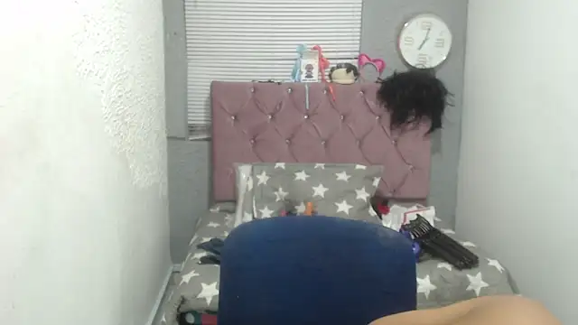 Snapshot of vainillaplaypussy chatting on 01.27.25 vainillaplaypussy online show from 01.27.25