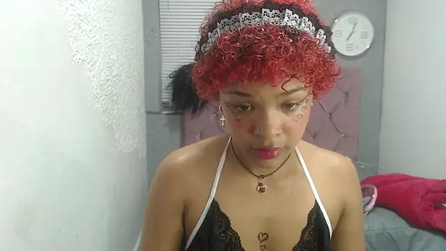 Snapshot of vainillaplaypussy chatting on 02.04.25 vainillaplaypussy online show from 02.04.25