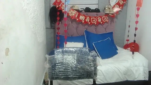 Snapshot of vainillaplaypussy chatting on 03.19.25 vainillaplaypussy online show from 03.19.25