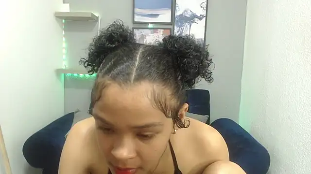 Snapshot of vainillaplaypussy chatting on 09.20.25 vainillaplaypussy online show from 09.20.25