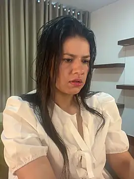 Snapshot of Alice_Biel chatting on 12.26.24 Alice Biel online show from 12.26.24