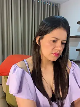 Snapshot of Alice_Biel chatting on 12.26.24 Alice Biel online show from 12.26.24