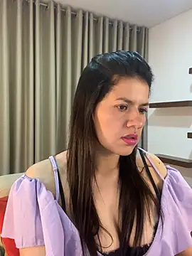 Snapshot of Alice_Biel chatting on 12.27.24 Alice Biel online show from 12.27.24