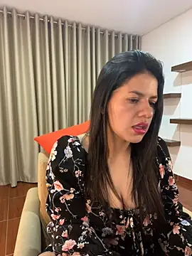 Snapshot of Alice_Biel chatting on 01.15.25 Alice Biel online show from 01.15.25