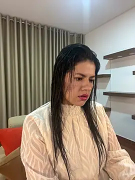 Snapshot of Alice_Biel chatting on 02.10.25 Alice Biel online show from 02.10.25