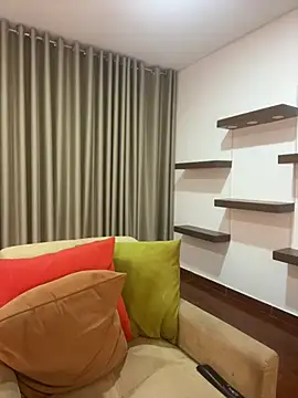 Snapshot of Alice_Biel chatting on 02.11.25 Alice Biel online show from 02.11.25