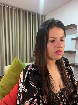 Snapshot of Alice_Biel chatting on 02.17.25 Alice Biel online show from 02.17.25