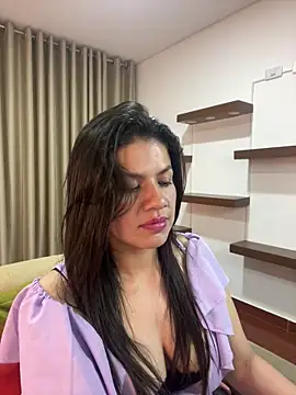 Snapshot of Alice_Biel chatting on 03.05.25 Alice Biel online show from 03.05.25