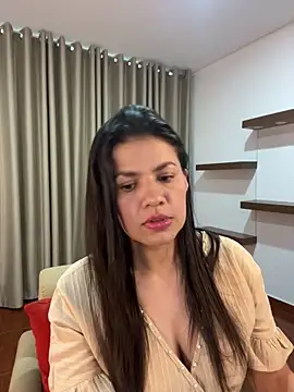 Snapshot of Alice_Biel chatting on 03.20.25 Alice Biel online show from 03.20.25