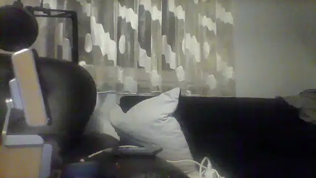 Snapshot of NewyorkDimi chatting on 12.26.24 NewyorkDimi online show from 12.26.24