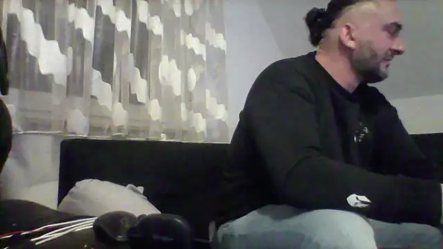 Snapshot of NewyorkDimi chatting on 02.23.25 NewyorkDimi online show from 02.23.25