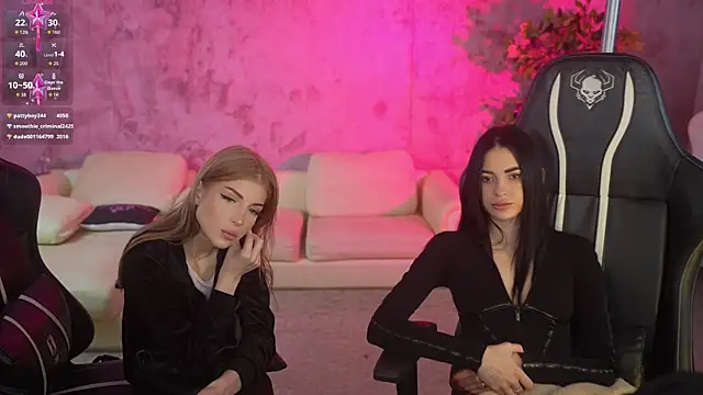 Snapshot of Stacy054 chatting on 11.28.25 Stacy054 online show from 11.28.25