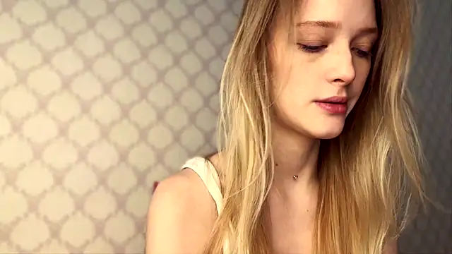 Evvie Summn1 online show from 03.10.26