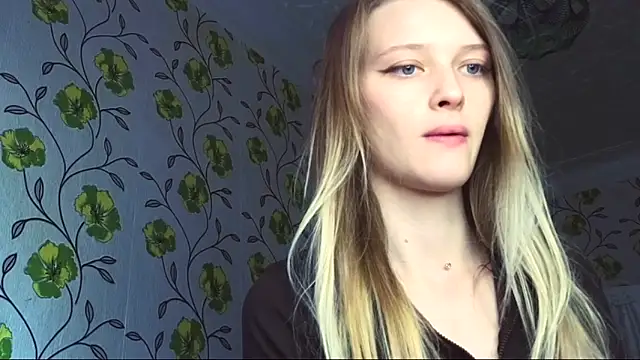 Evvie Summn1 online show from 06.12.26
