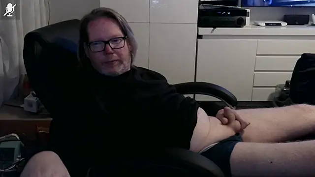 Snapshot of VSteph chatting on 03.18.26 VSteph online show from 03.18.26