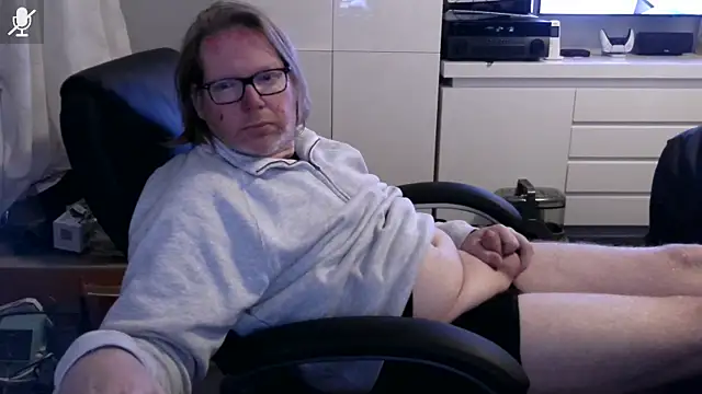 Snapshot of VSteph chatting on 03.24.26 VSteph online show from 03.24.26