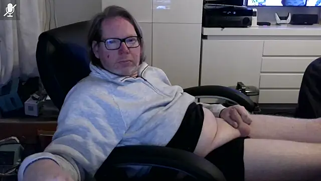 Snapshot of VSteph chatting on 03.25.26 VSteph online show from 03.25.26