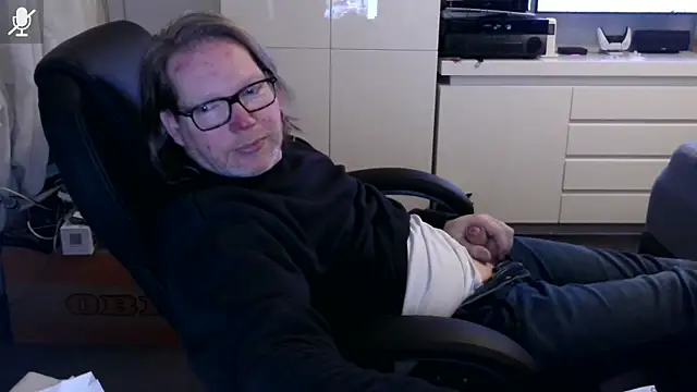 Snapshot of VSteph chatting on 04.14.26 VSteph online show from 04.14.26