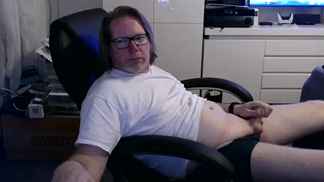 Snapshot of VSteph chatting on 04.19.26 VSteph online show from 04.19.26