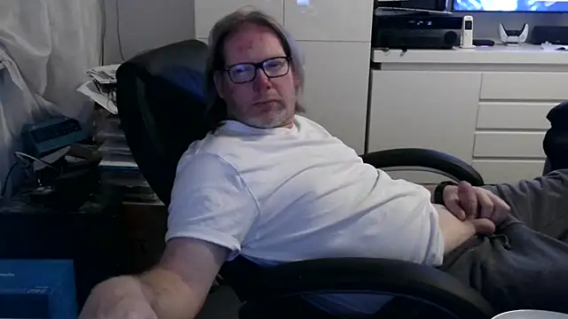 Snapshot of VSteph chatting on 05.14.26 VSteph online show from 05.14.26