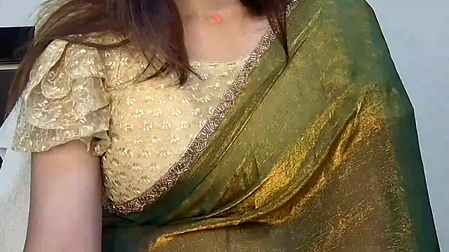 Snapshot of MIss-Naina chatting on 11.20.25 MIss-Naina online show from 11.20.25