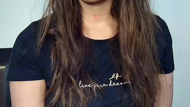 Snapshot of MIss-Naina chatting on 11.23.25 MIss-Naina online show from 11.23.25