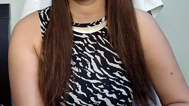 Snapshot of MIss-Naina chatting on 04.12.26 MIss-Naina online show from 04.12.26