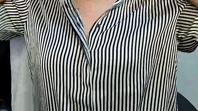 Snapshot of MIss-Naina chatting on 04.13.26 MIss-Naina online show from 04.13.26